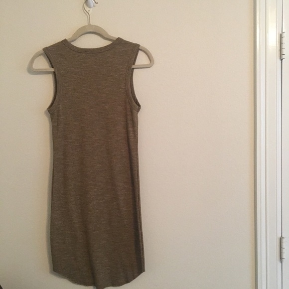 Sleeveless dress - Picture 3 of 3